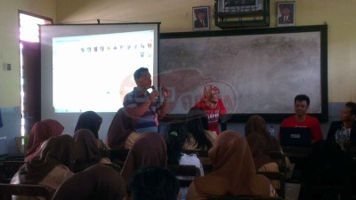 Seminar Android di SMA Bhayangkari 1 Medan (12)